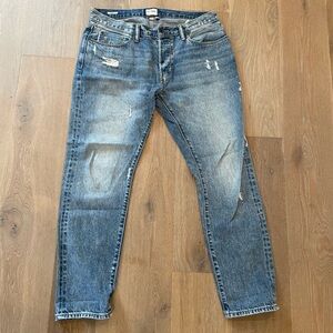 SLIM SELVEDGE JEAN IN DESTROYED BROOME WASH
